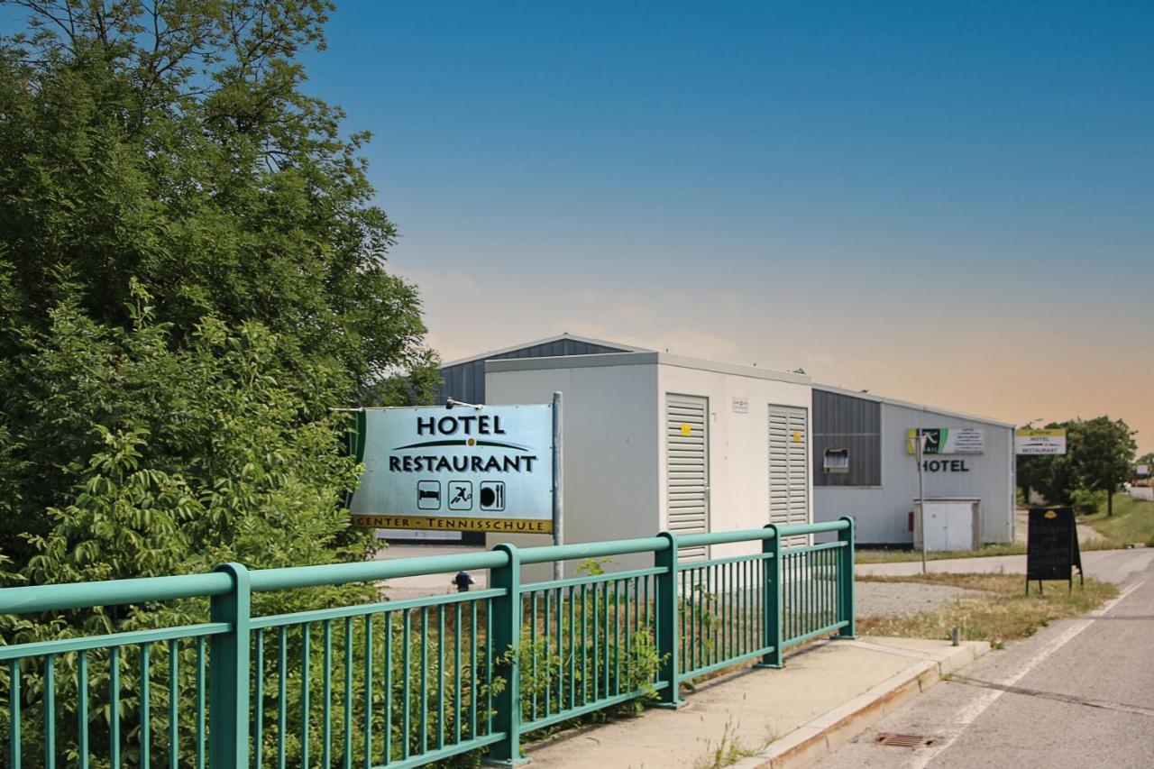 Hotel Khail Maria Lanzendorf Exterior photo